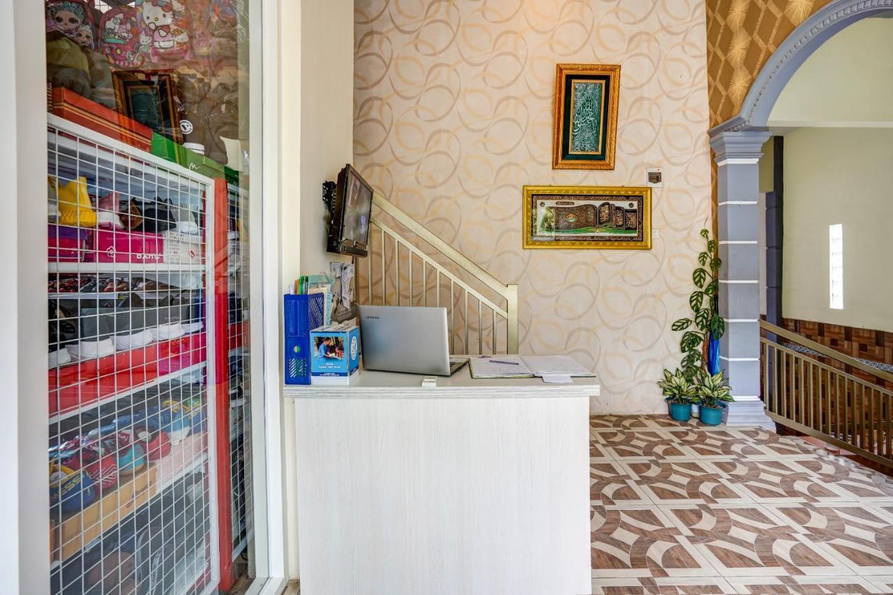 Super Oyo 90642 Lancar Homestay Syariah Tlekung エクステリア 写真