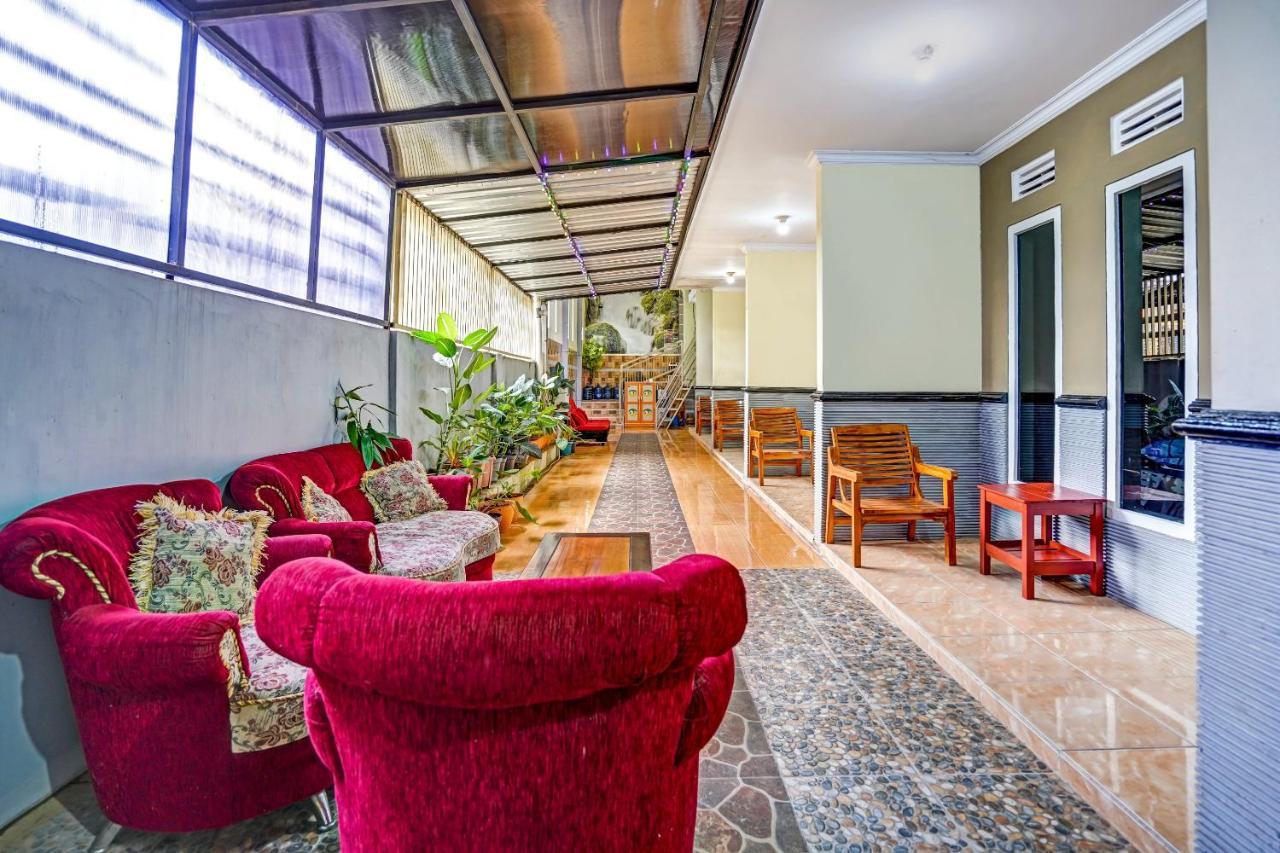Super Oyo 90642 Lancar Homestay Syariah Tlekung エクステリア 写真