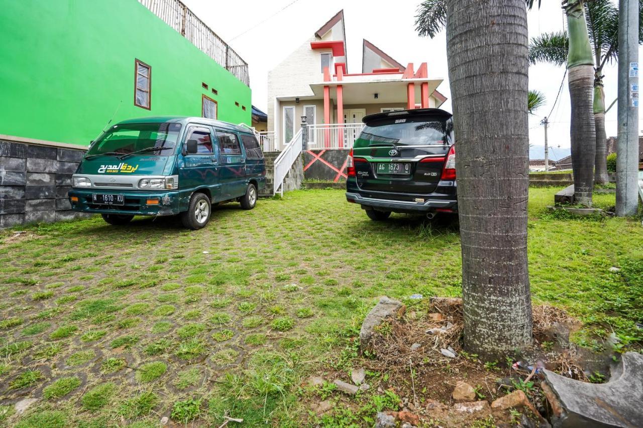 Super Oyo 90642 Lancar Homestay Syariah Tlekung エクステリア 写真