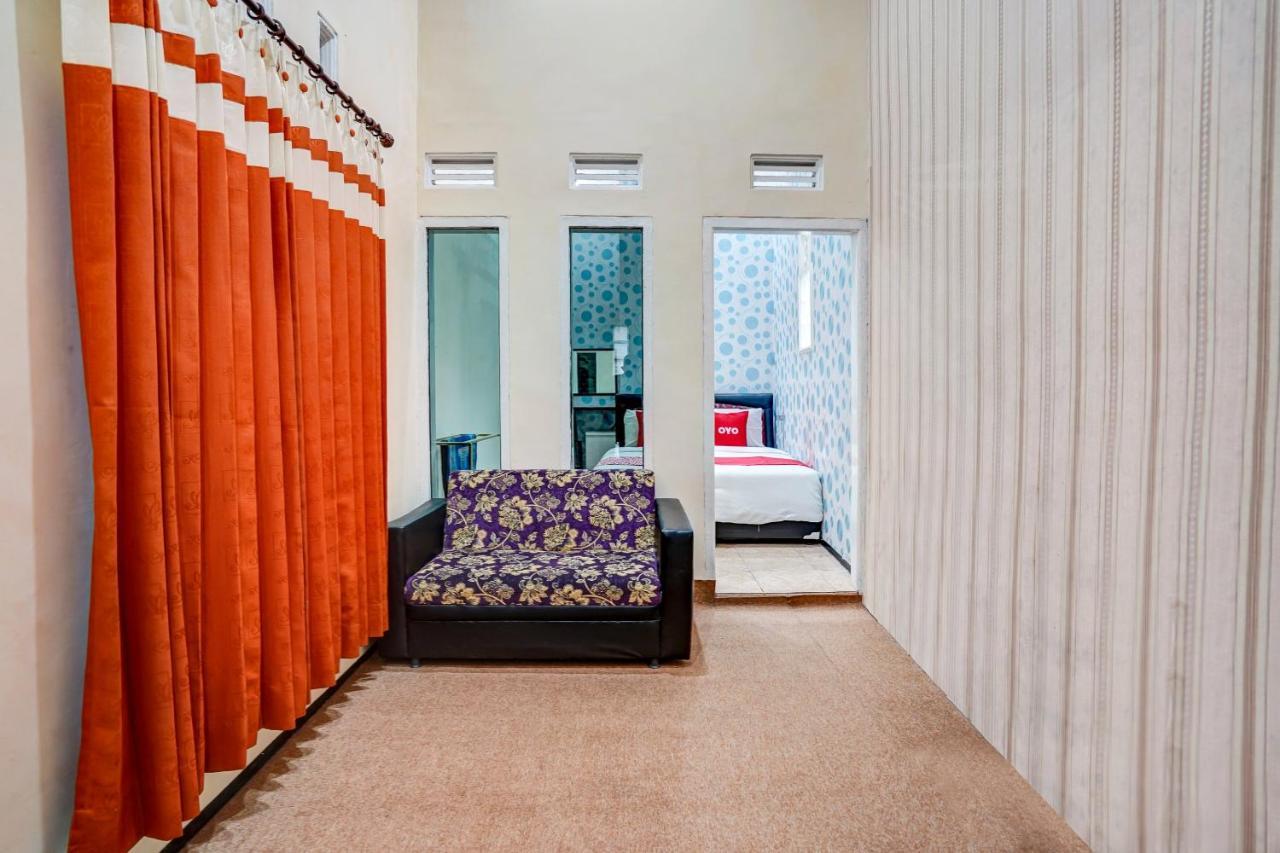 Super Oyo 90642 Lancar Homestay Syariah Tlekung エクステリア 写真